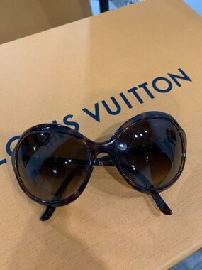 Gucci Women's Tortoiseshell Brown Gradient Oversized Sunglasses